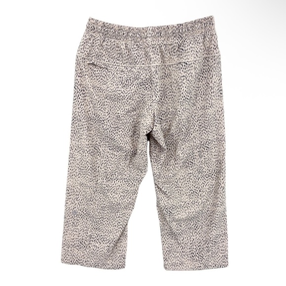 Lululemon Step Lively Crop Dottie Dash Grain Black Capri Pants 4 - Picture 2 of 6